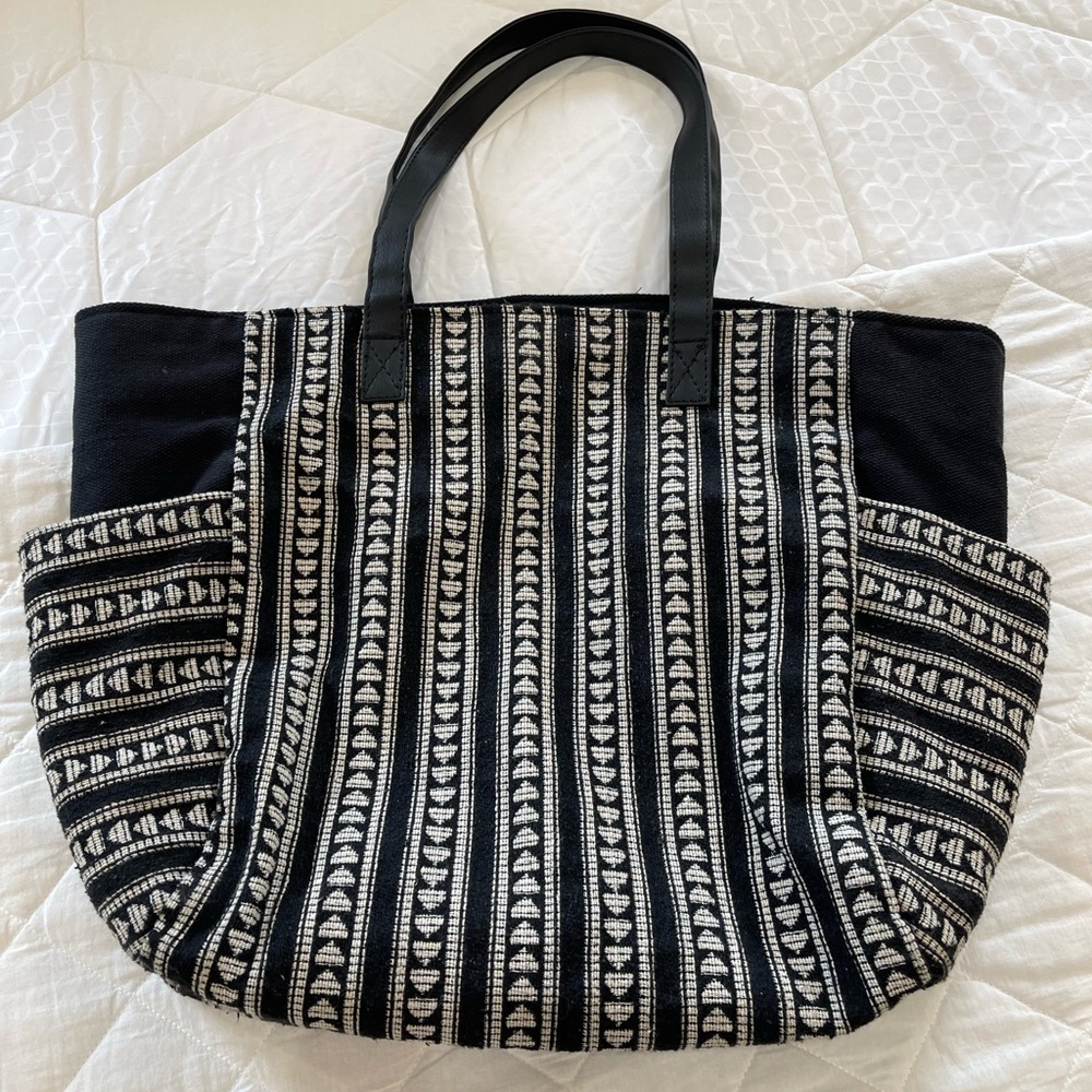 Great condition! Woven Black & Cream Purse/Tote Bag